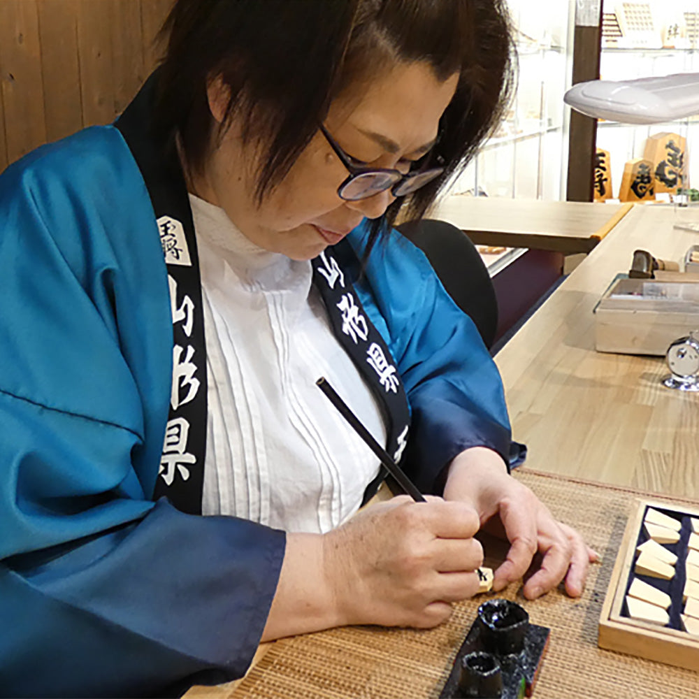 【受注生産受付中】オールレザー飾り駒「王将」サイズ大（書き師 天麻）