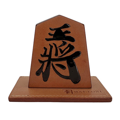 【受注生産受付中】オールレザー飾り駒「王将」サイズ大（書き師 天麻）